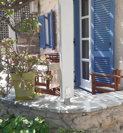 Ξενοδοχείο με διαμερίσματα ιωάννα 4*