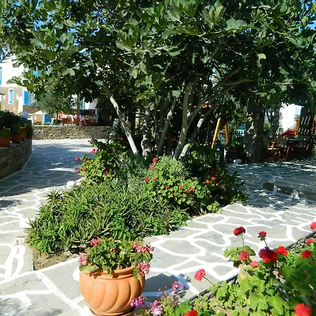 Ξενοδοχείο με διαμερίσματα ιωάννα 4*