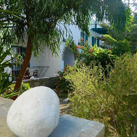 Ξενοδοχείο με διαμερίσματα ιωάννα 4*