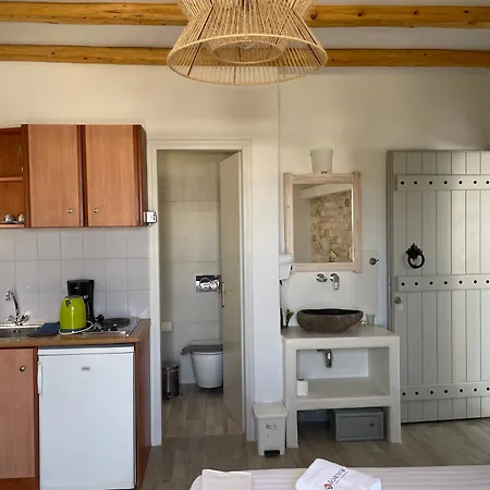 Ξενοδοχείο με διαμερίσματα ιωάννα 4*